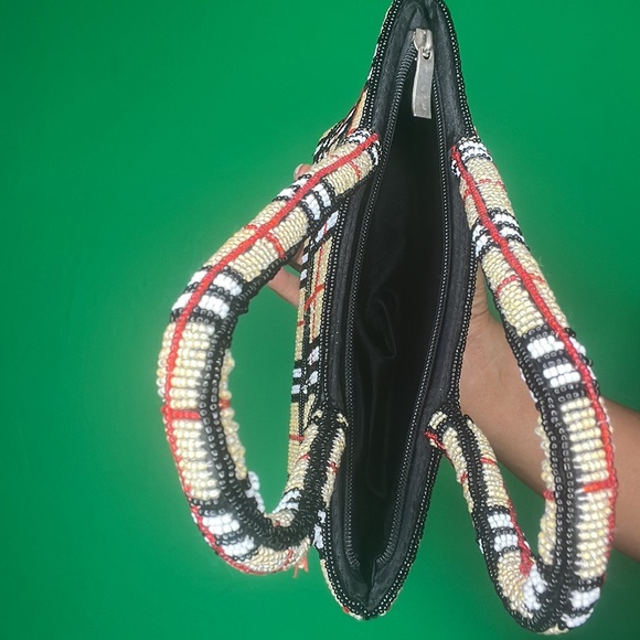 BEADED HANDBAG BLK, Cream, White & Red. Zip closure inside pocket. - Picture 5 of 7